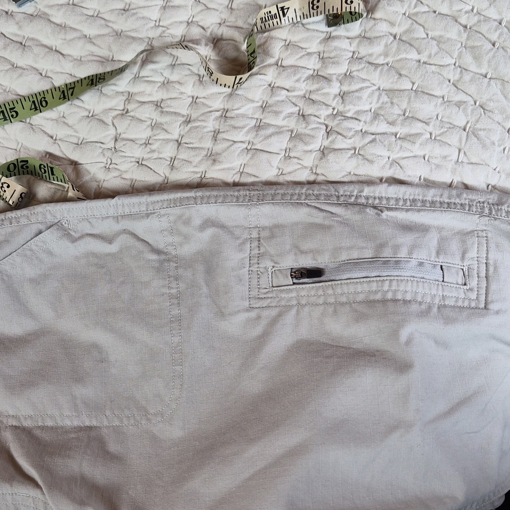 Eddie Bauer Light Tan Ripstop Cargo Pants 10 - Picture 4 of 5